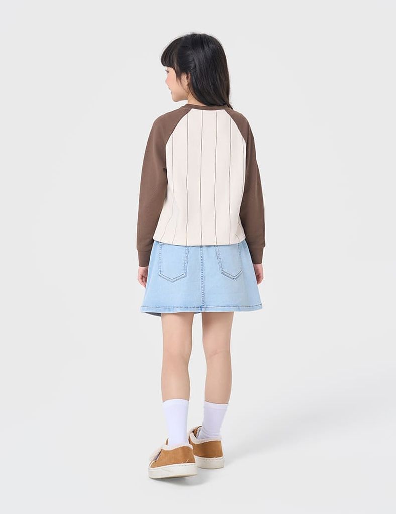 Áo nỉ cổ tròn trẻ em phối hình in giữa ngực