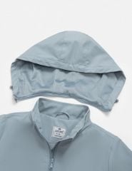 Áo gió có mũ trẻ em ngực in logo phối 2 bên sườn