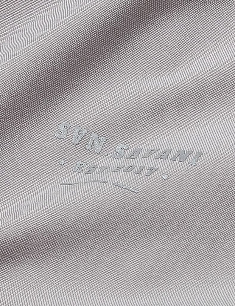 Áo gió có mũ trẻ em phối tay thân in logo trước ngực