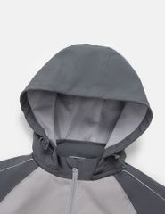 Áo gió có mũ trẻ em phối tay thân in logo trước ngực