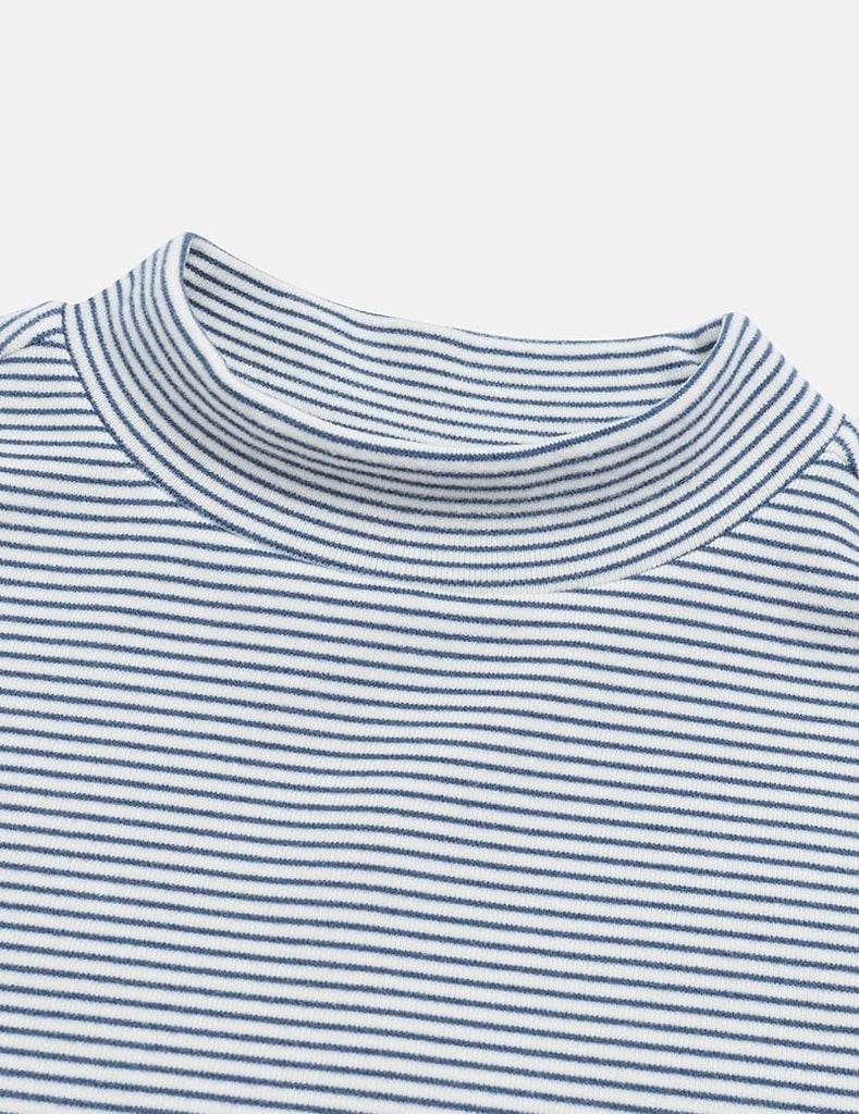 Áo giữ nhiệt cổ cao trẻ em mác trước ngực