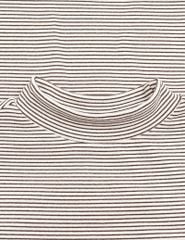 Áo giữ nhiệt cổ cao trẻ em mác trước ngực