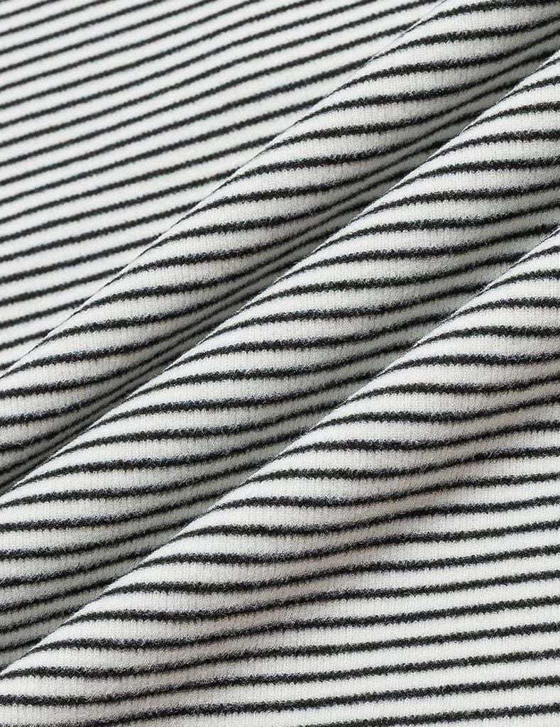 Áo giữ nhiệt cổ cao trẻ em mác trước ngực