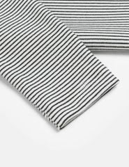 Áo giữ nhiệt cổ cao trẻ em mác trước ngực