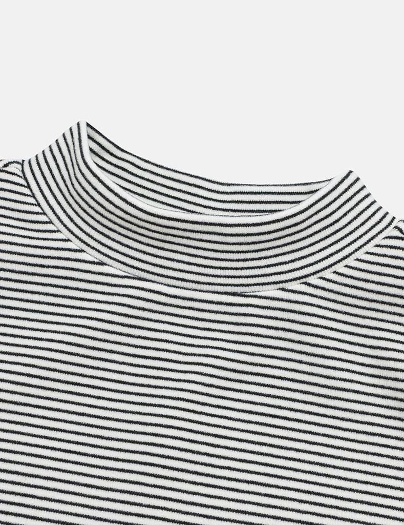 Áo giữ nhiệt cổ cao trẻ em mác trước ngực