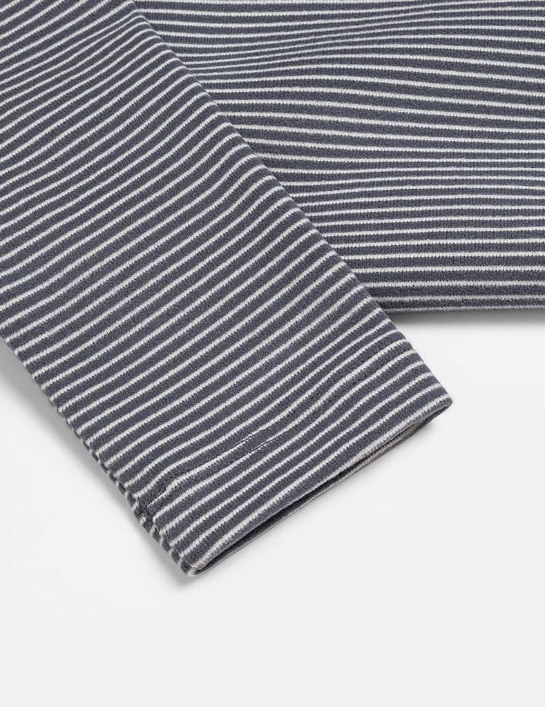 Áo giữ nhiệt cổ cao trẻ em mác trước ngực