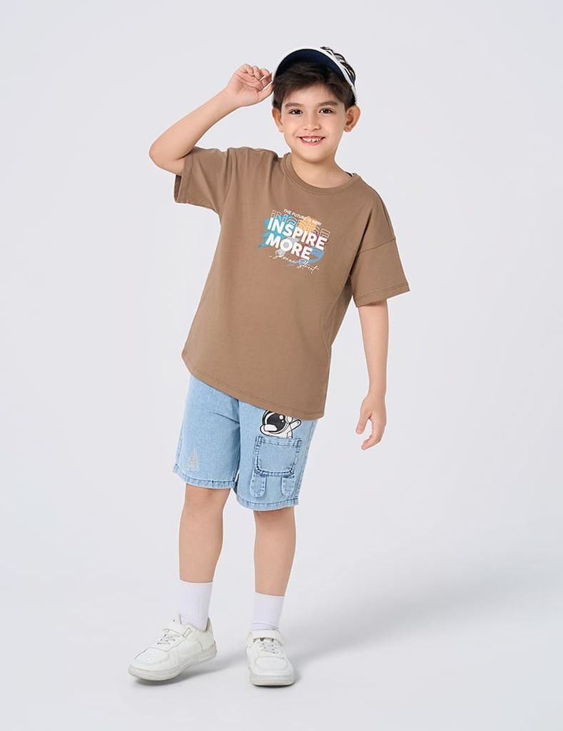 Áo thun ngắn tay trẻ em casual cổ bo rib hình in cao su nổi bật