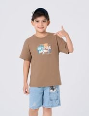 Áo thun ngắn tay trẻ em casual cổ bo rib hình in cao su nổi bật