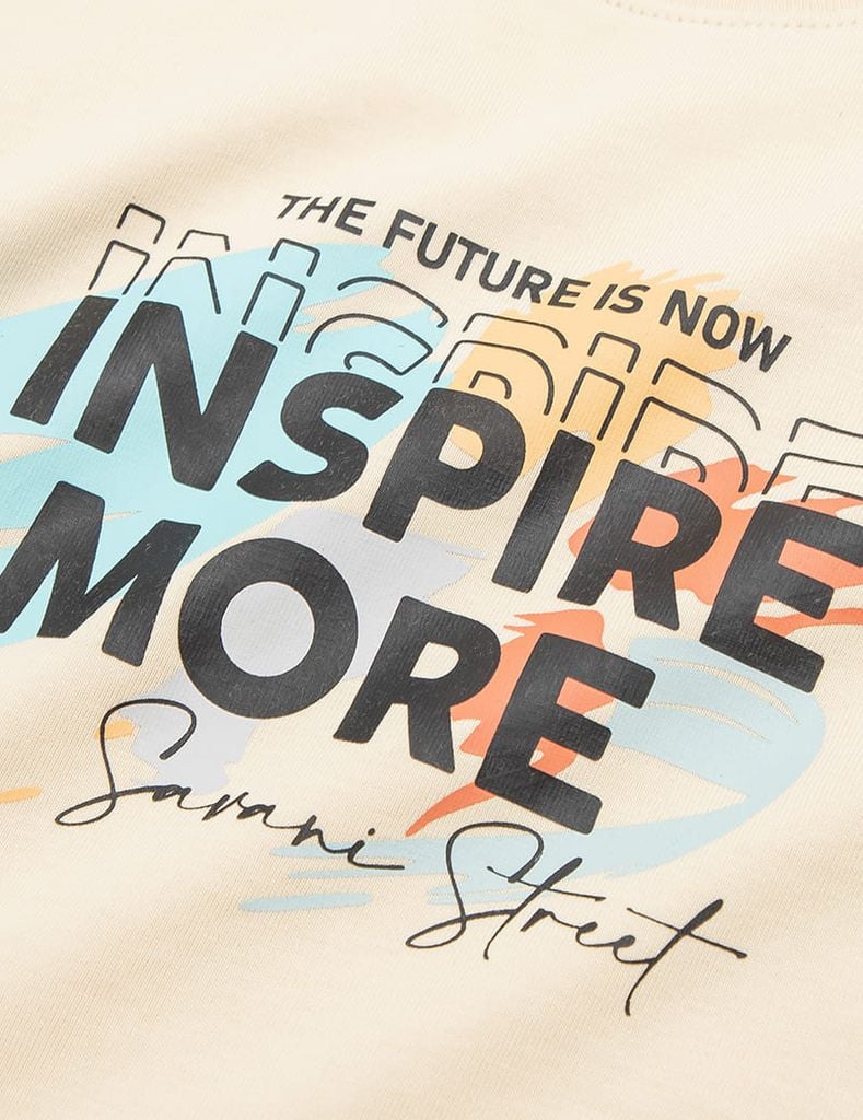 Áo thun ngắn tay trẻ em cổ bo rib hình in cao su nổi bật dáng suông rộng