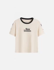 Áo thun ngắn tay cổ tròn trẻ em hình in trước ngực