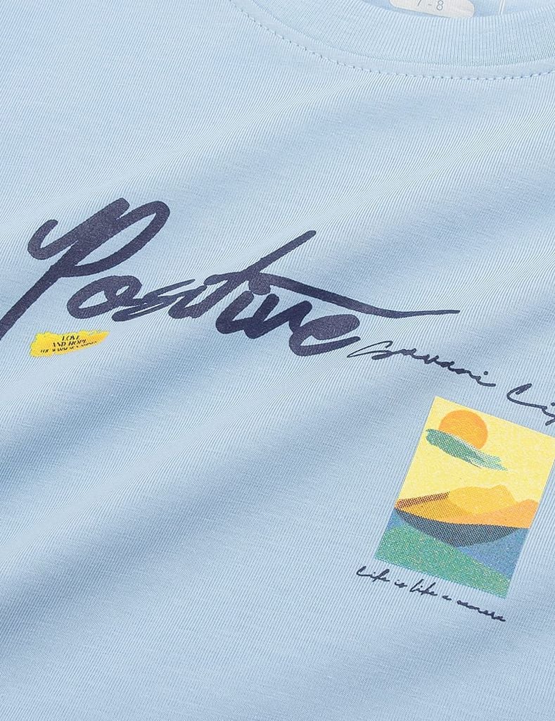 Áo thun dài tay trẻ em cổ tròn hình in trước ngực