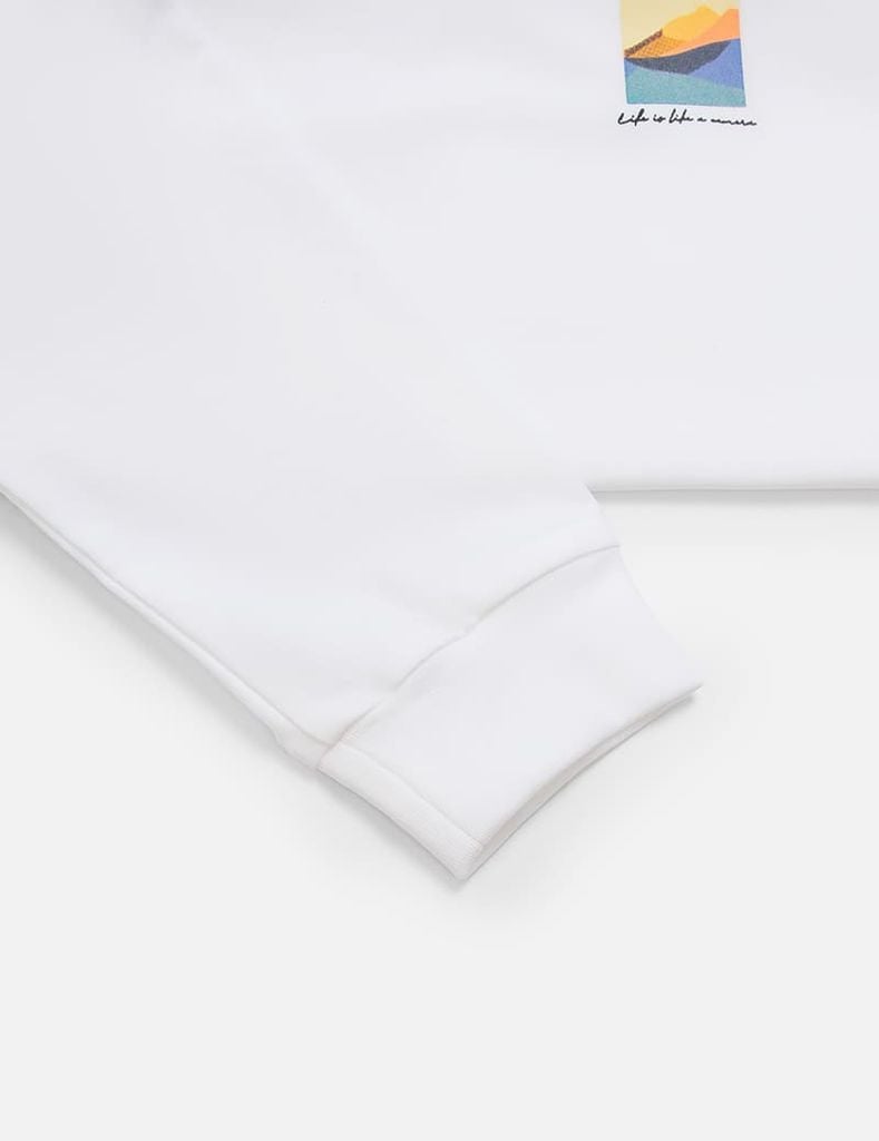 Áo thun dài tay trẻ em cổ tròn hình in trước ngực