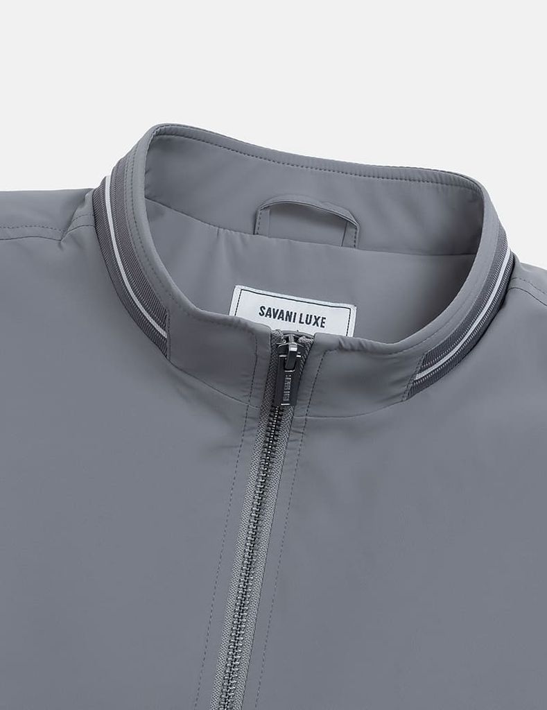 Áo khoác lót bông cổ đứng logo bắp tay