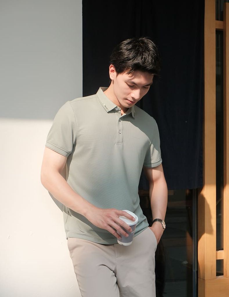 Quần khaki nam thêu trang trí hai bên sườn