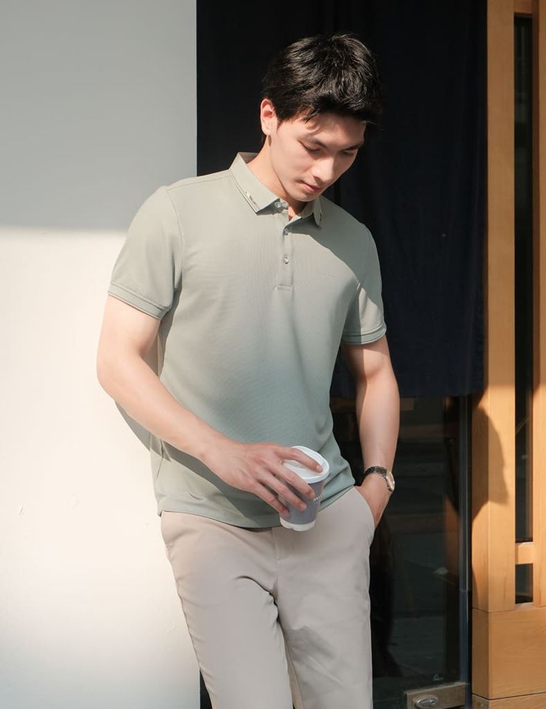 Quần khaki nam thêu trang trí hai bên sườn