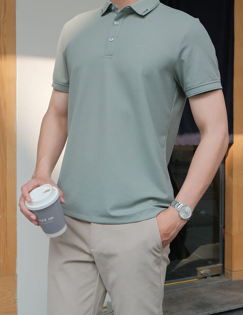 Quần khaki nam thêu trang trí hai bên sườn