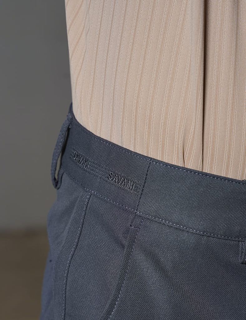 Quần khaki nam thêu trang trí hai bên sườn