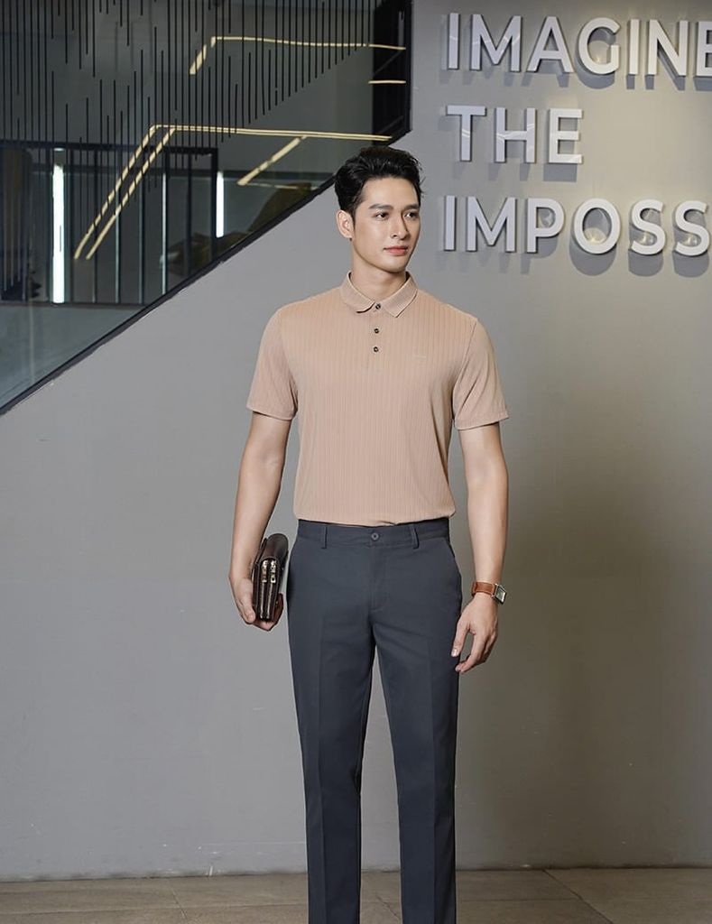 Quần khaki nam thêu trang trí hai bên sườn