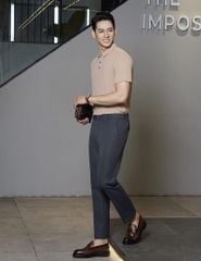 Quần khaki nam thêu trang trí hai bên sườn