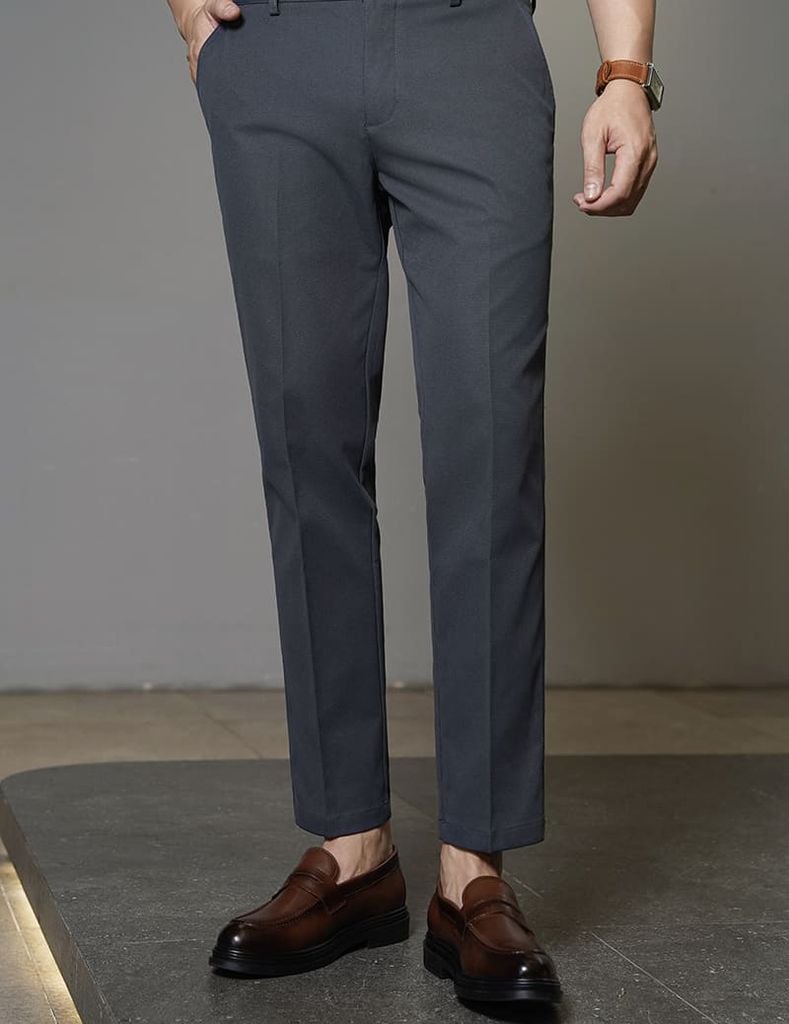 Quần khaki nam thêu trang trí hai bên sườn