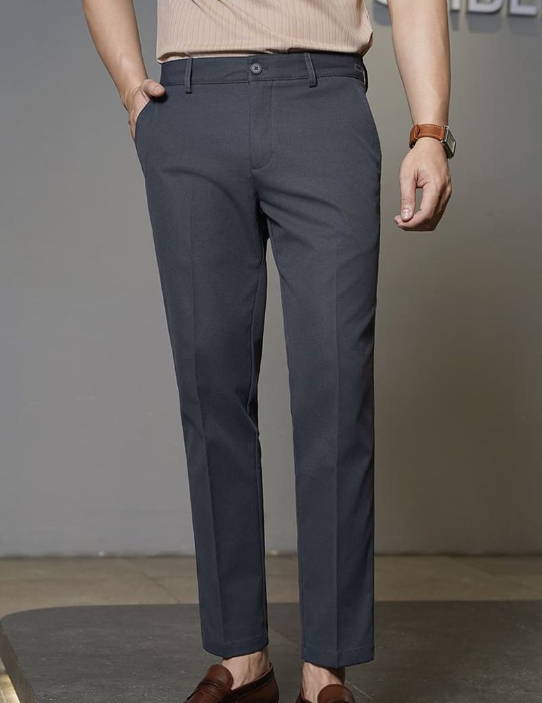 Quần khaki nam thêu trang trí hai bên sườn