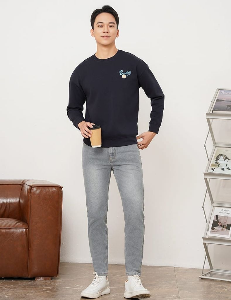 Áo nỉ cổ tròn nam hình in trước ngực dáng rộng