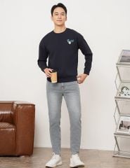 Áo nỉ cổ tròn nam hình in trước ngực dáng rộng