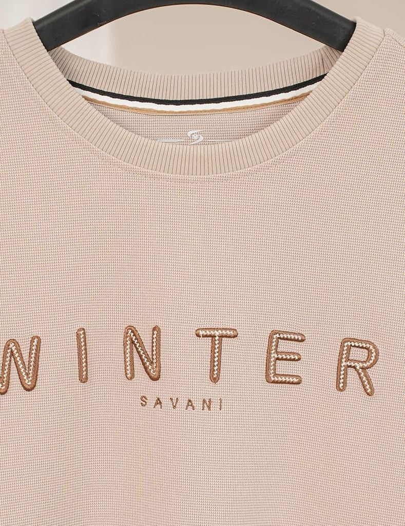 Áo nỉ cổ tròn nam hình thêu trước ngực