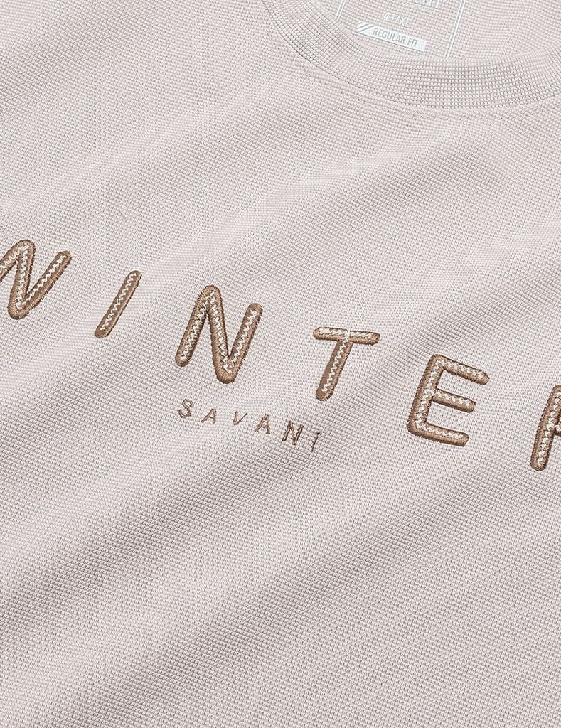 Áo nỉ cổ tròn nam hình thêu trước ngực