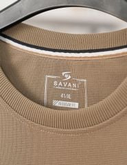 Áo nỉ cổ tròn nam hình thêu trước ngực