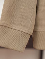 Áo nỉ cổ tròn nam hình thêu trước ngực