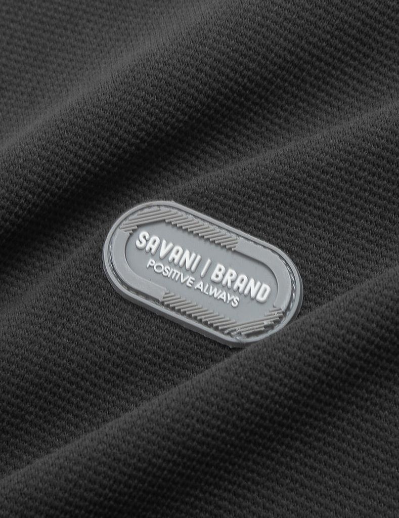 Áo nỉ nam cổ tròn mác cao su ngực