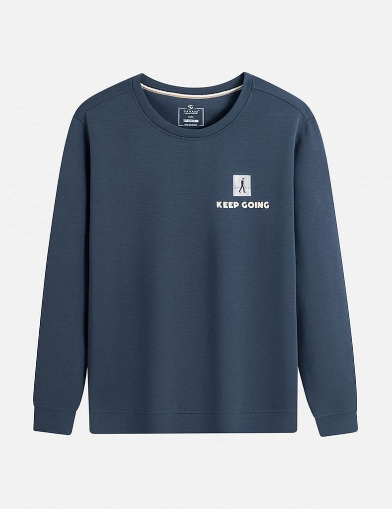 Áo nỉ nam cổ tròn đáp thêu ngực