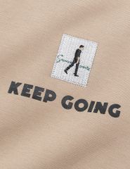 Áo nỉ nam cổ tròn đáp thêu ngực