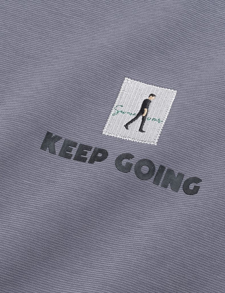 Áo nỉ nam cổ tròn đáp thêu ngực