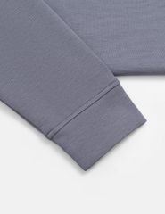 Áo nỉ nam cổ tròn đáp thêu ngực