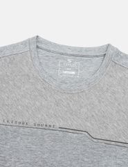 Áo nỉ cổ tròn nam phối thân trên hình in ngang ngực