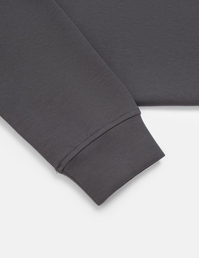 Áo nỉ cổ tròn nam phối thân trên hình in ngang ngực