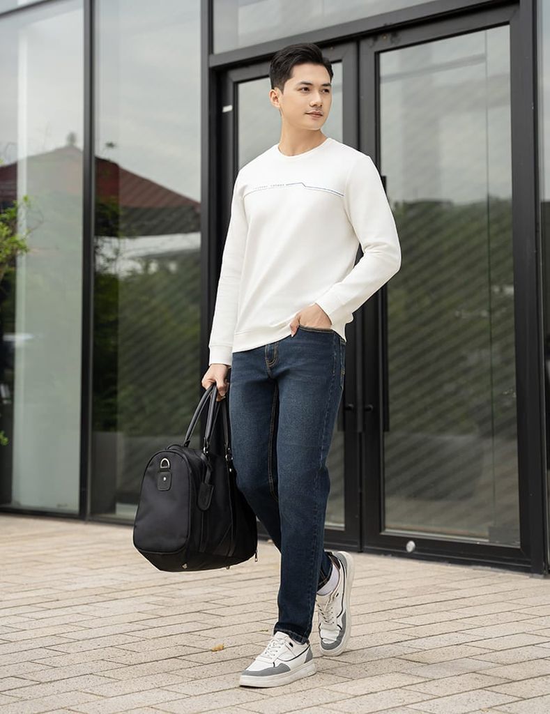 Áo nỉ cổ tròn nam phối thân trên hình in ngang ngực