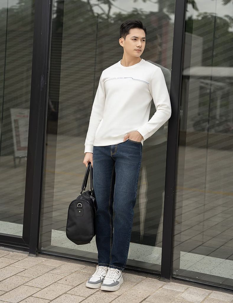 Áo nỉ cổ tròn nam phối thân trên hình in ngang ngực