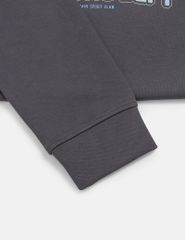 Áo nỉ cổ tròn nam in trước ngực