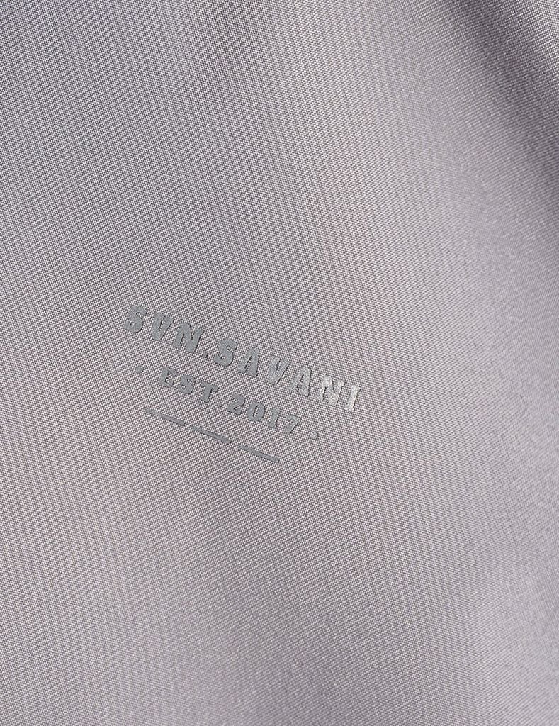 Áo gió có mũ nam phối tay thân in logo trước ngực