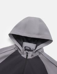 Áo gió có mũ nam phối tay thân in logo trước ngực