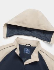 Áo gió có mũ nam phối tay thân in logo trước ngực