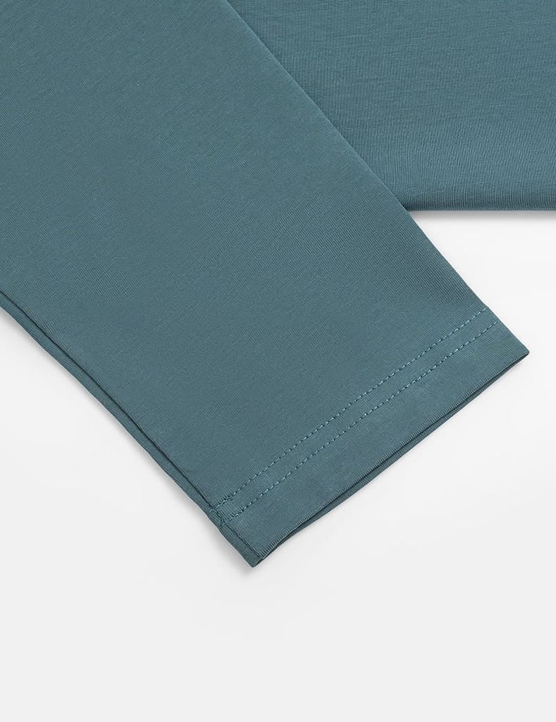 Áo thun dài tay nam cổ tròn hình in trước ngực