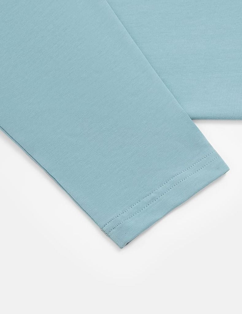 Áo thun dài tay cổ tròn nam hình in ngang ngực