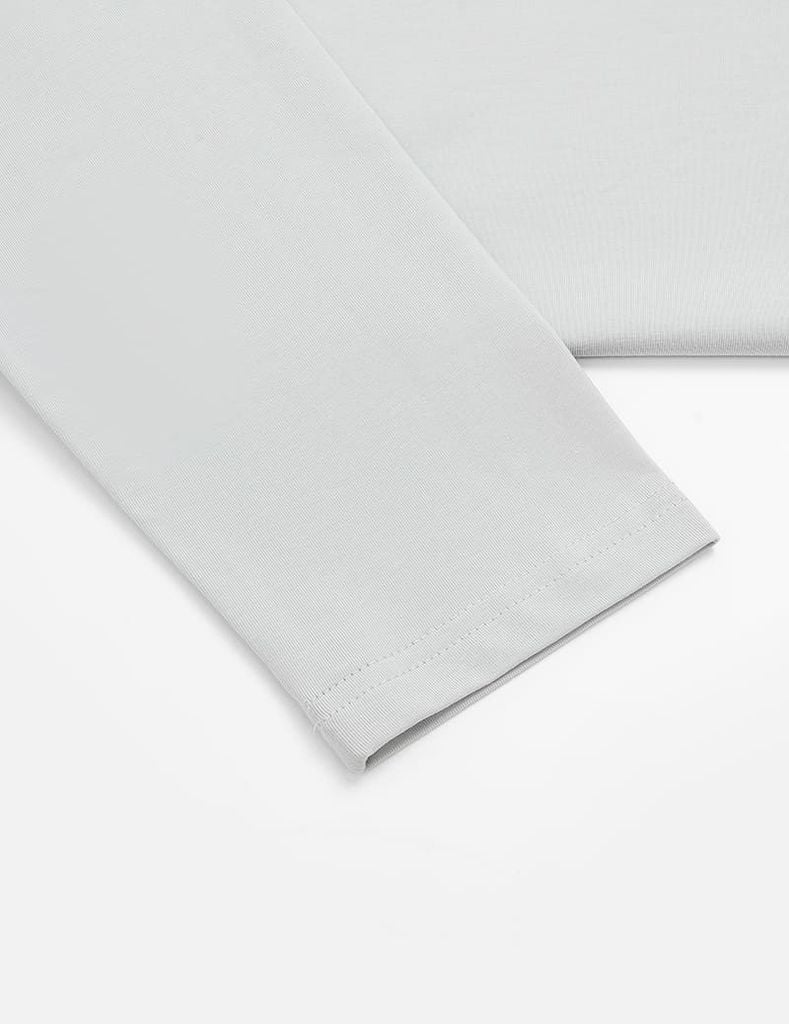 Áo thun dài tay cổ tròn nam hình in ngang ngực