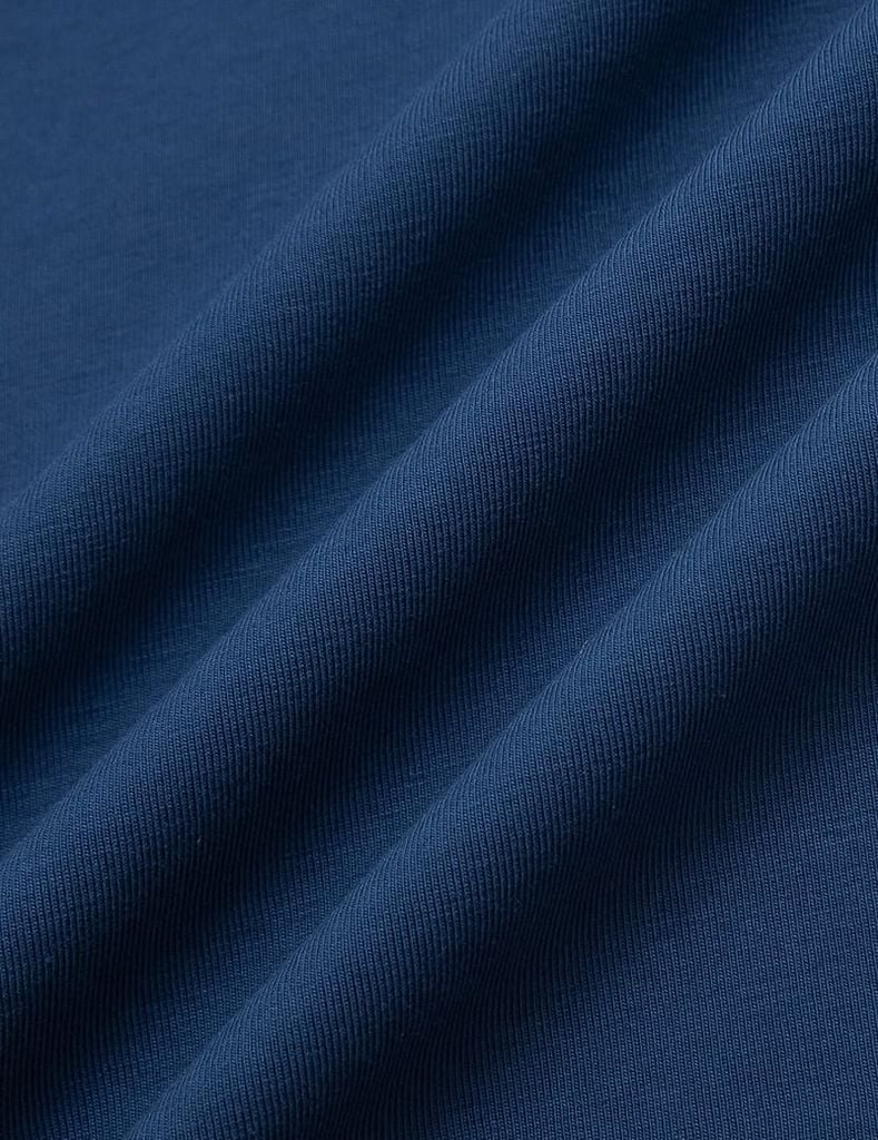 Áo thun dài tay cổ tròn nam hình in ngang ngực