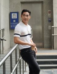 Áo polo ngắn tay nam phối kẻ thân trước