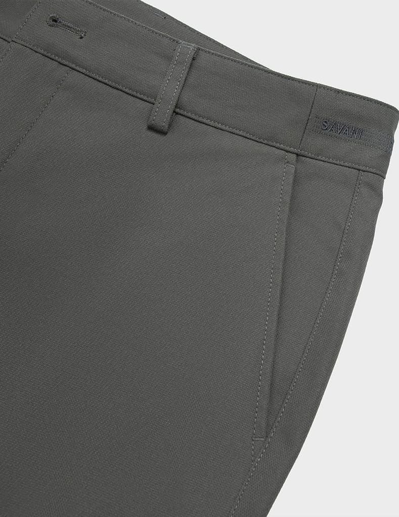 Quần khaki nam thêu trang trí hai bên sườn